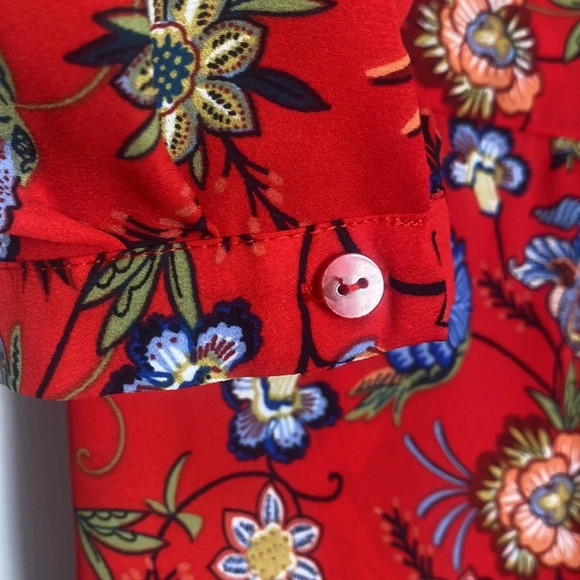 Chelsea & Theodore Women's Red Floral Tunic Long Sleeve Crossover Top Size Large - Picture 8 of 8